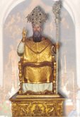 sanbiagio_statua Statua lignea di San Biagio della fine del sec. XVI. La testa e la cattedra furono riciclati nei primi del sec. XVIII.