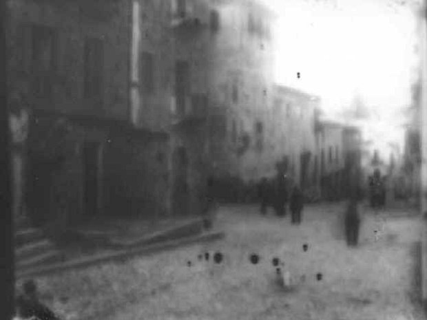 Foto storiche Piccolo archivio storico. Alcune foto sono di fine 800. Da notare i molti cambiamenti del tessuto urbano che ne hanno...